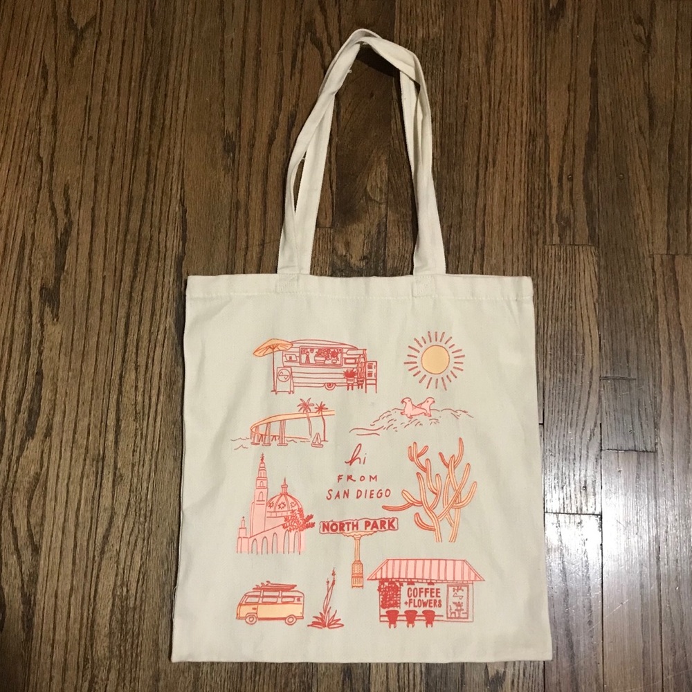 SOLD ☀️ Hi from San Diego Tote
